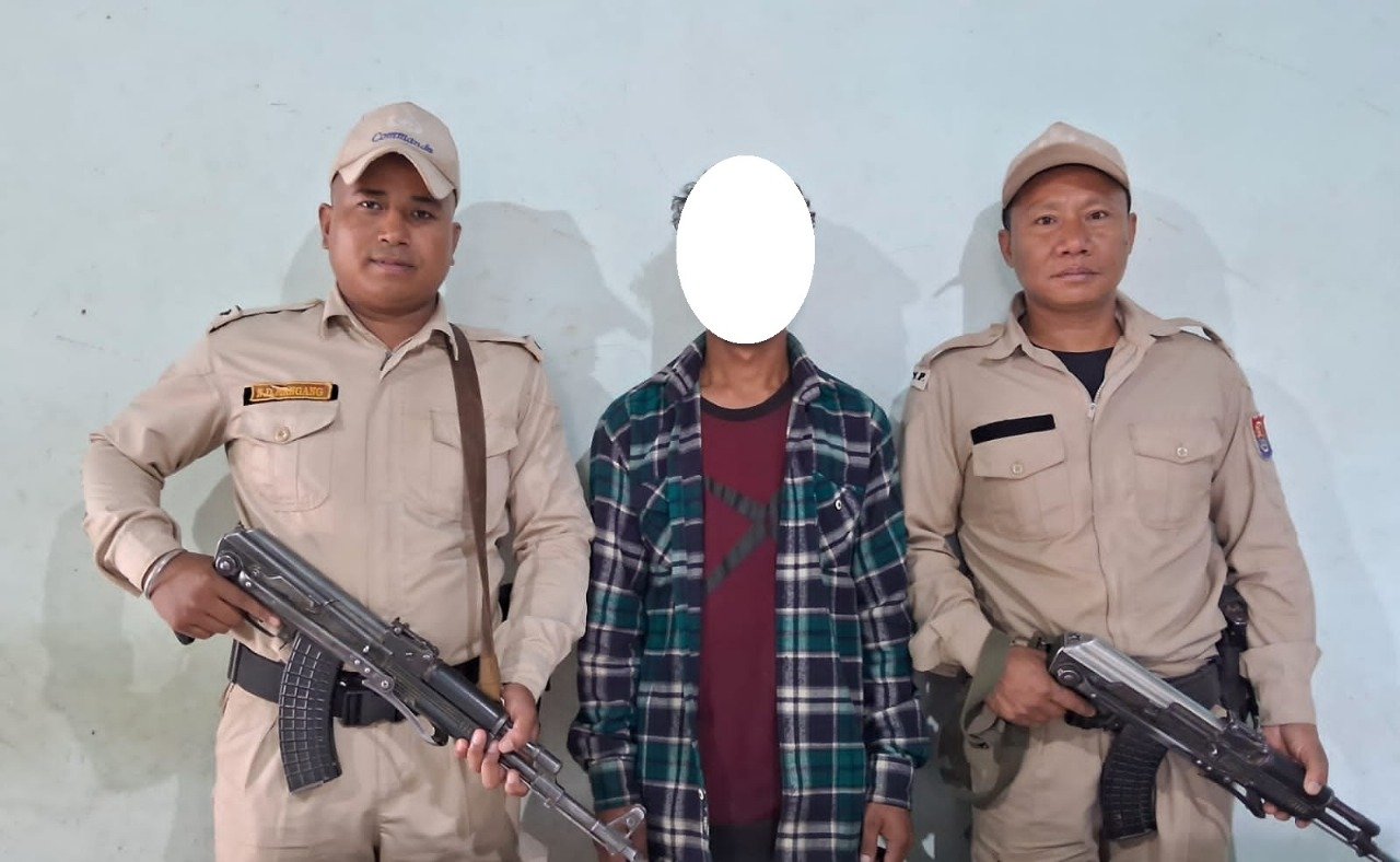 মণিপুরে যৌথ অভিযানে বিপুল অস্ত্র ও মাদক জব্দ, গ্রেপ্তার বেশ কয়েকজন উগ্রবাদী